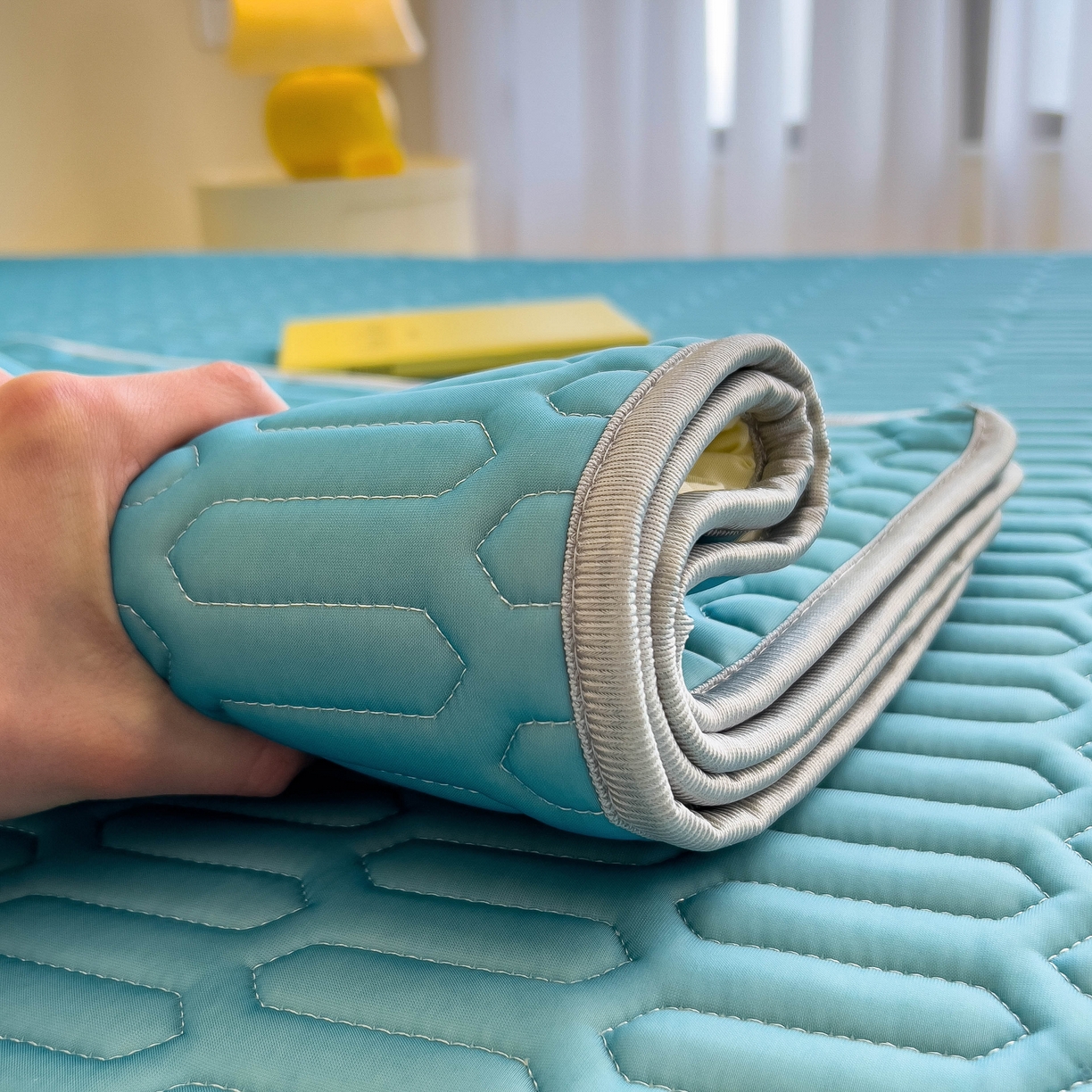 91家纺网 家纺一手货源 找家纺 希廷顿 2024新款加厚凉感丝乳胶凉席三件套 深蓝色