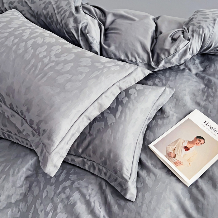 91家纺网 家纺一手货源 找家纺 品乐家纺 2024新款100支长绒棉提花宽边四件套 音色帝灰