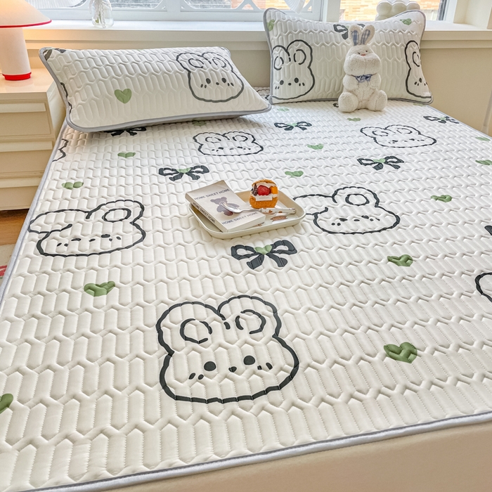 91家纺网 家纺一手货源 找家纺 柒月家居 2024新款贴身舒适厚度0.5小清新乳胶凉席 蝴蝶结兔