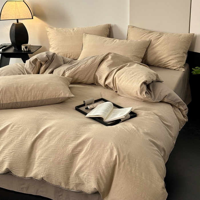 91家纺网 家纺一手货源 找家纺 雅居纺家纺 2024新款全棉线条提花四件套-线条  线条-卡其