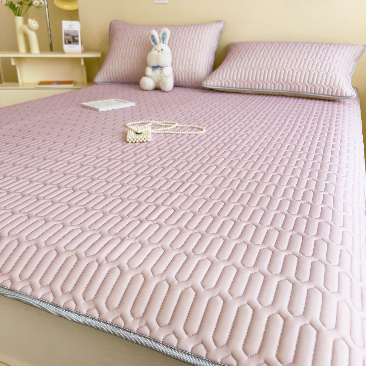 91家纺网 家纺一手货源 找家纺 希廷顿 2024新款加厚凉感丝乳胶凉席三件套 香芋紫