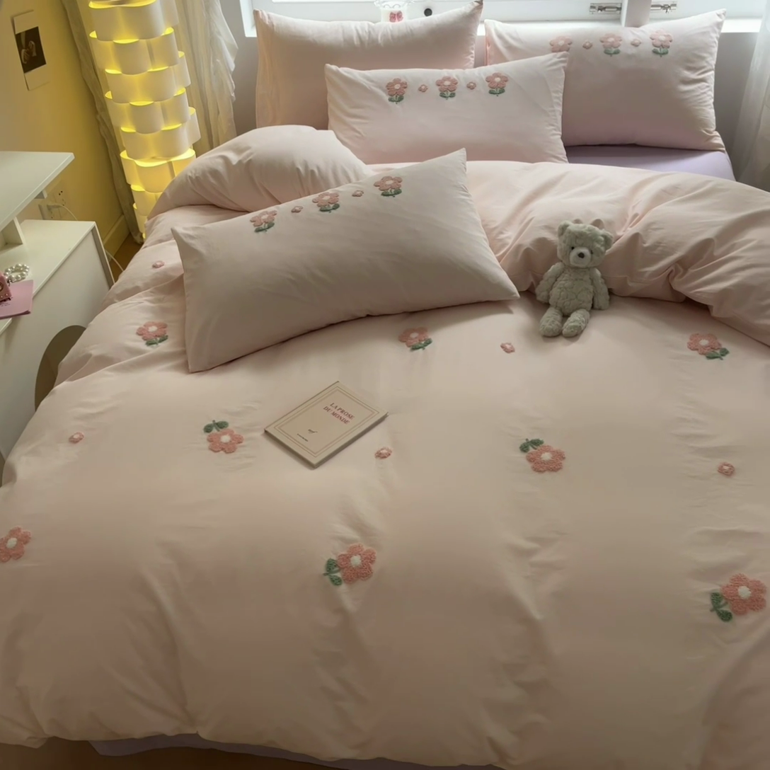 91家纺网 家纺一手货源 找家纺 寐居家纺 2024新款全棉水洗棉毛巾绣色织四件套 花儿朵朵-粉玉