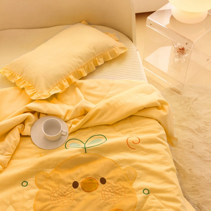 91家纺网 家纺一手货源 找家纺 喜多兔儿童家纺 2024新款小轻柔纱布纯棉双层纱空调被 黄色Q小鸡