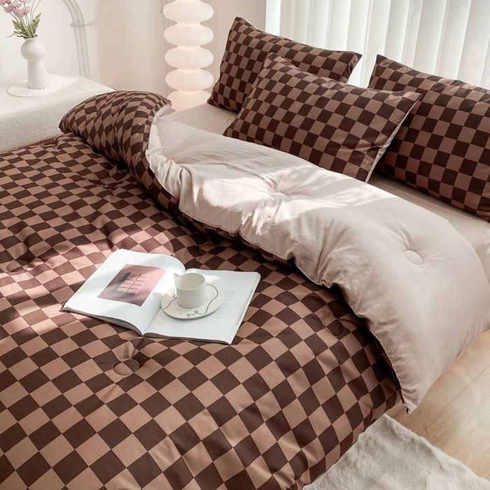 91家纺网 家纺一手货源 找家纺 啊雅家居 （总）2025新款水洗棉条纹印花夏被冬被四件套-床笠款