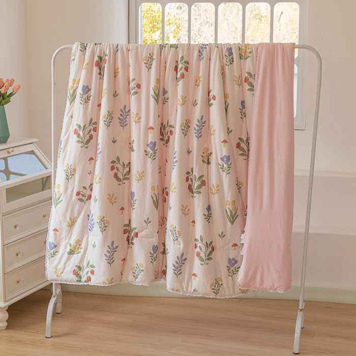 91家纺网 家纺一手货源 找家纺 默忆 2025新款针织棉大豆云朵被子被芯夏被空调被春秋四季被 萌音草莓