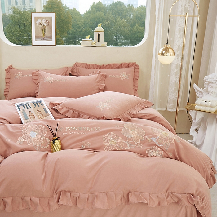 91家纺网 家纺一手货源 找家纺 苏木年华 2024新款春光里系列韩版荷叶边刺绣加大床单四件套 西柚红