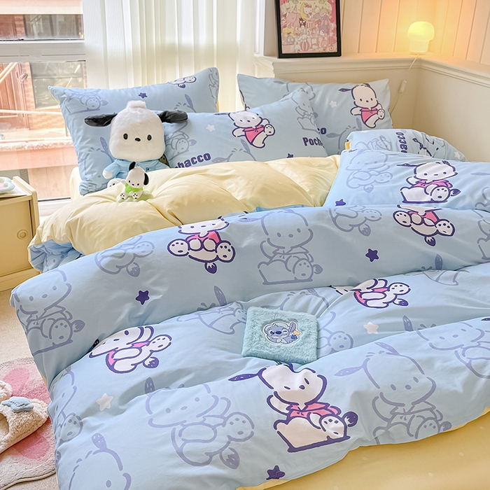 91家纺网 家纺一手货源 找家纺 顾里2024新款40支活性印花13372喷气全棉三丽鸥系列四件套 蓝底帕恰