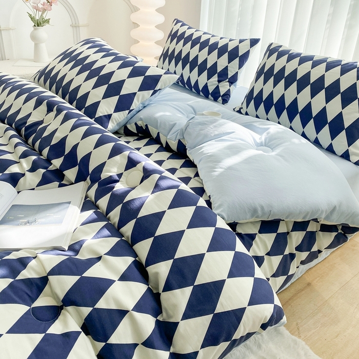 91家纺网 家纺一手货源 找家纺 啊雅家居 2025新款水洗棉条纹印花夏被冬被四件套-床单款 冬被 日系凌格蓝