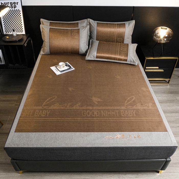 91家纺网 家纺一手货源 找家纺 青雅席业 2025新款绣花款复合冰藤三明治凉席套件 格调咖