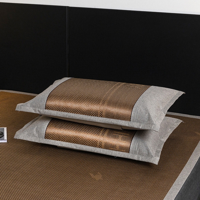 91家纺网 家纺一手货源 找家纺 青雅席业 2025新款绣花款复合冰藤三明治凉席套件 格调咖