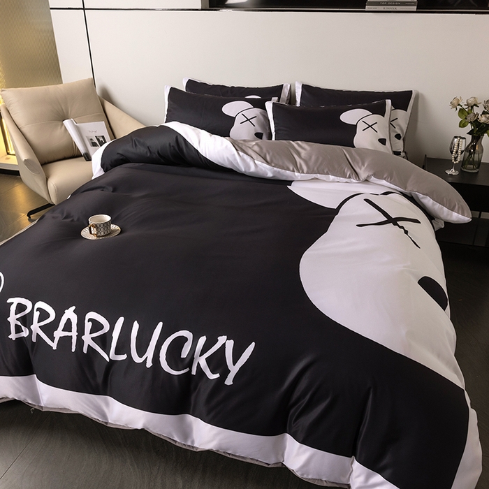 91家纺网 家纺一手货源 找家纺 摩卡 2024新款博主风水洗真丝四件套 半脸熊-黑