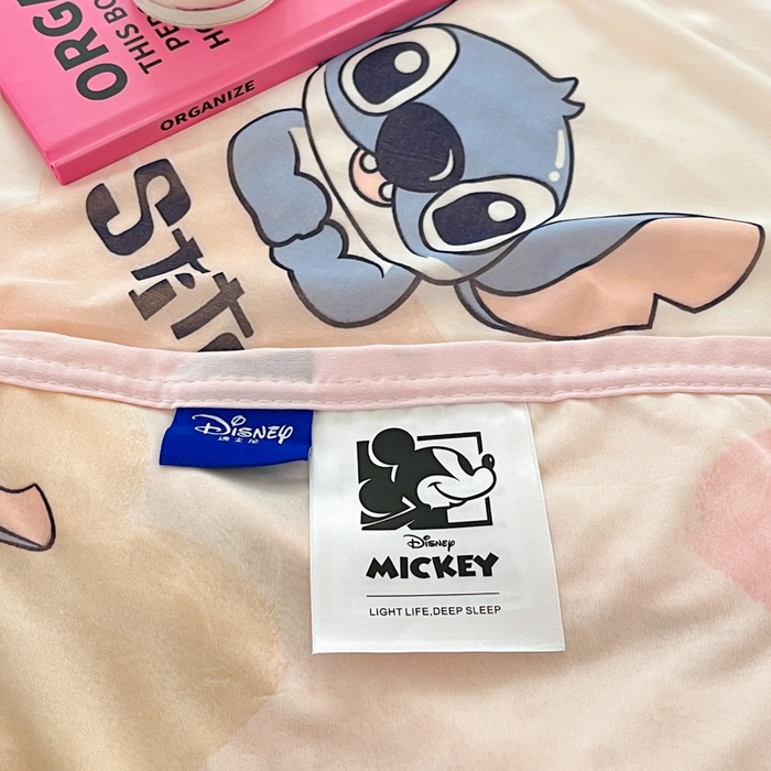 91家纺网 家纺一手货源 找家纺 大彩家居 2024新款A类迪士尼小凉皮豆豆盖毯 盖毯-花花史迪仔