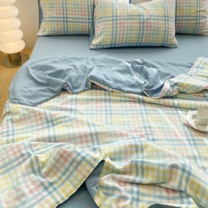 91家纺网 家纺一手货源 找家纺 啊雅家居2025新款水洗棉条纹印花夏被冬被四件套-床单款 夏被 日系小格绿