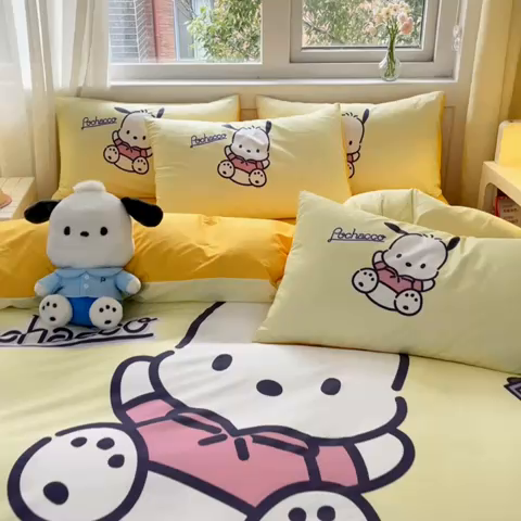 91家纺网 家纺一手货源 找家纺 金爱家 2024新款大阪全棉数码印花三丽鸥系列四件套 酷玩帕哈狗