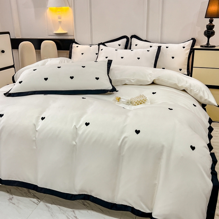 91家纺网 家纺一手货源 找家纺 艾米家居 2025新款水洗真丝四件套爱心款 黑色爱心款-白色