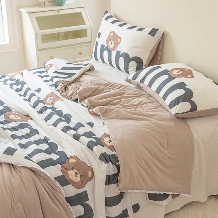 91家纺网 家纺一手货源 找家纺 默忆 2025新款针织棉大豆云朵被子被芯夏被空调被春秋四季被 字母熊