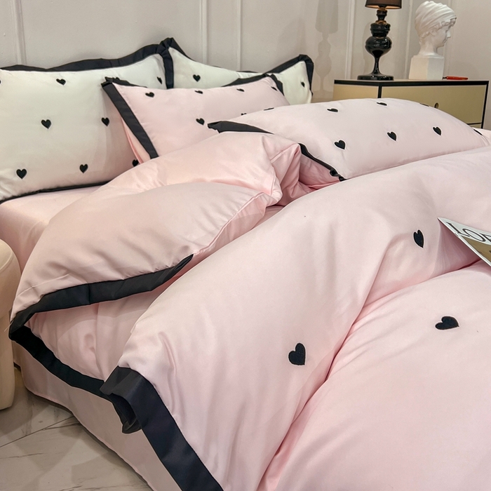 91家纺网 家纺一手货源 找家纺 艾米家居 2025新款水洗真丝四件套爱心款 黑色爱心款-粉色