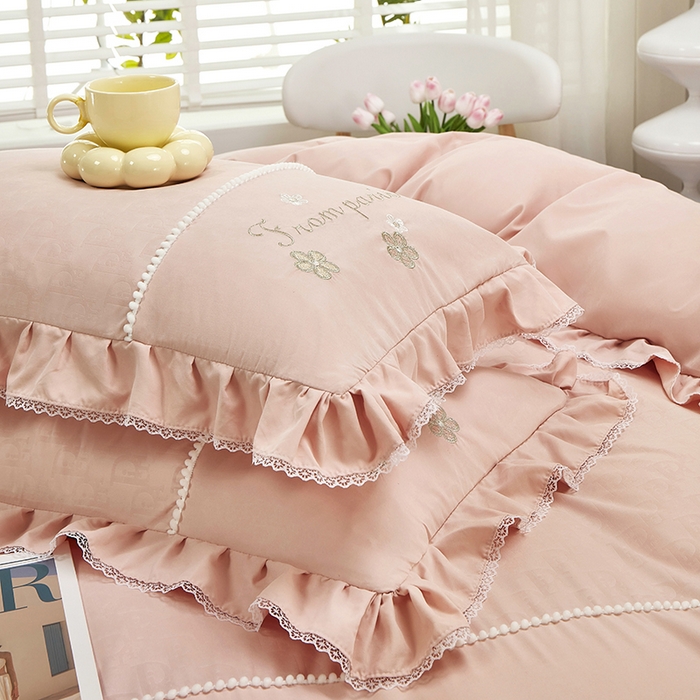 91家纺网 家纺一手货源 找家纺 （总）苏木年华 2024新款夏沫花语系列韩版荷叶边刺绣花边加大床单四件套