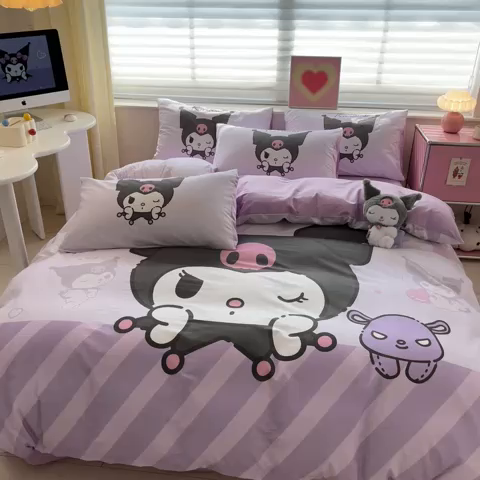 91家纺网 家纺一手货源 找家纺 金爱家 2024新款大阪全棉数码印花三丽鸥系列四件套 紫苏库洛米