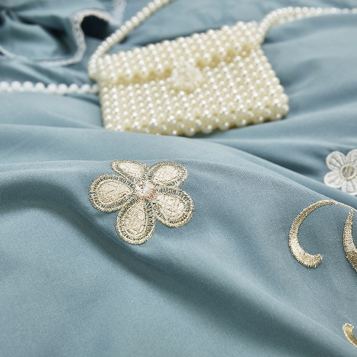 91家纺网 家纺一手货源 找家纺 苏木年华 2024新款夏沫花语系列韩版荷叶边刺绣花边加大床单四件套 贵族蓝