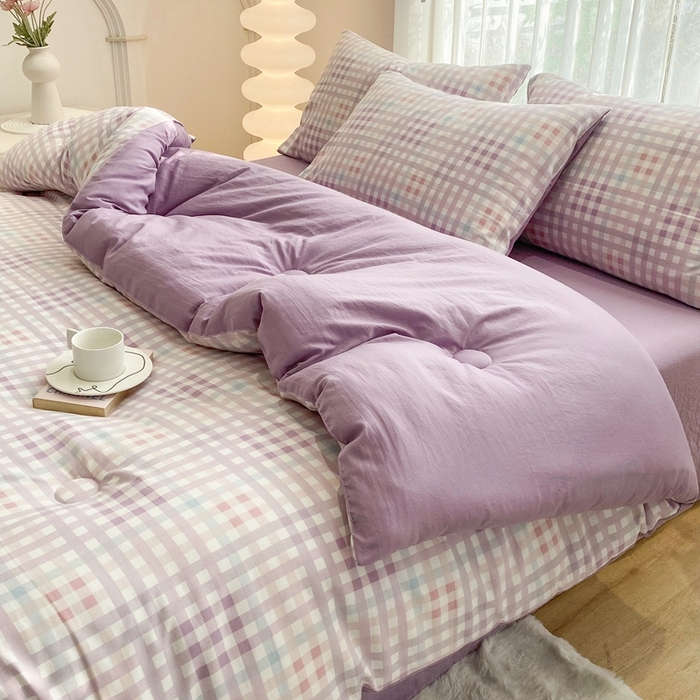 91家纺网 家纺一手货源 找家纺 啊雅家居 2025新款水洗棉条纹印花夏被冬被四件套-床单款 冬被 日系小格紫