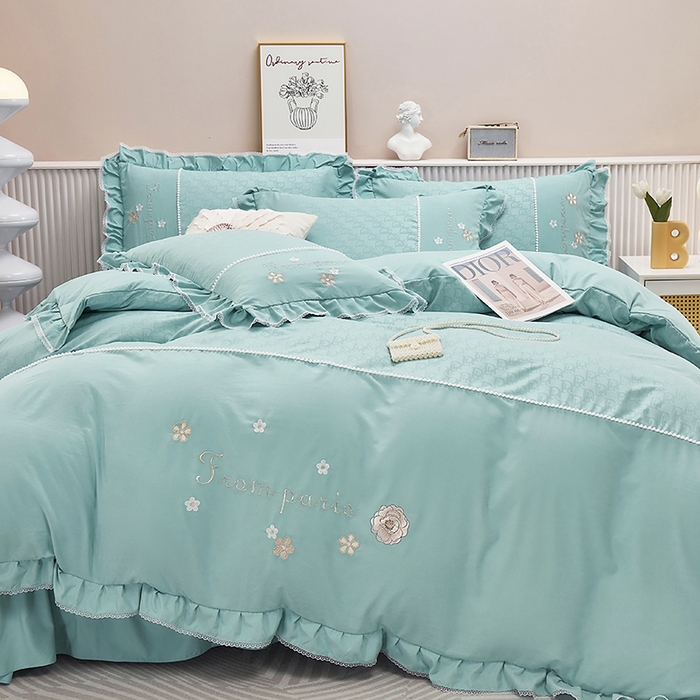 91家纺网 家纺一手货源 找家纺 苏木年华 2024新款夏沫花语系列韩版荷叶边刺绣花边加大床单四件套 春湖绿