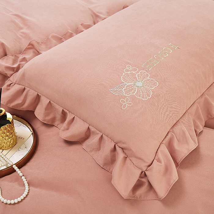 91家纺网 家纺一手货源 找家纺 苏木年华 2024新款春光里系列韩版荷叶边刺绣加大床单四件套 西柚红