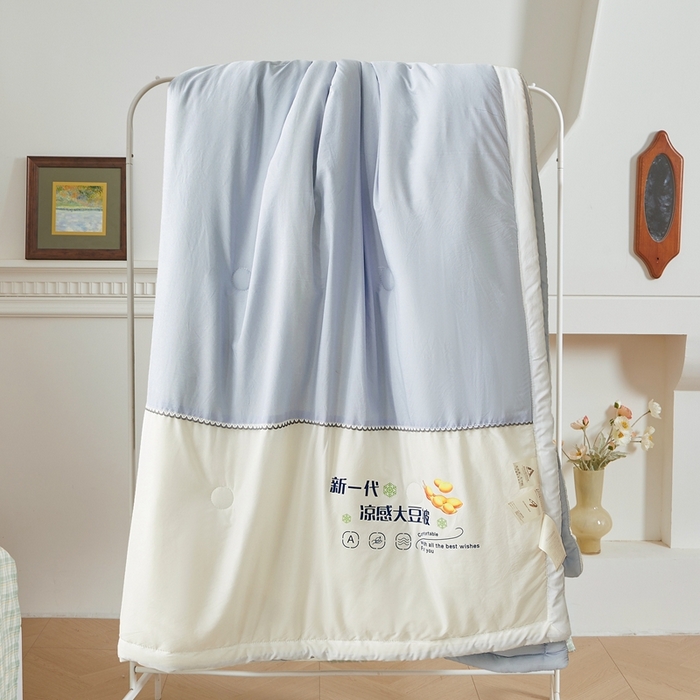 91家纺网 家纺一手货源 找家纺 钰博2024新款冰丝绸凉感夏被空调被夏凉被大豆被 蓝+白