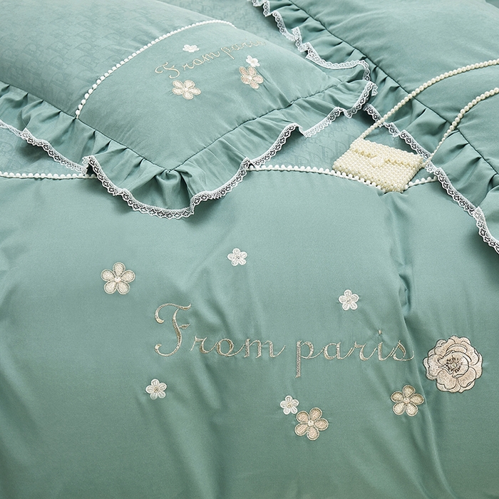 91家纺网 家纺一手货源 找家纺 苏木年华 2024新款夏沫花语系列韩版荷叶边刺绣花边加大床单四件套 翡翠绿