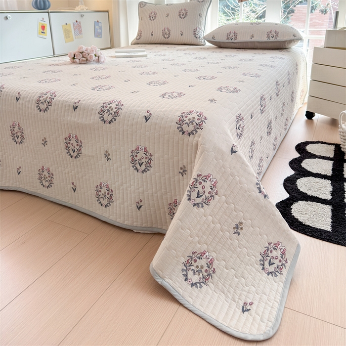 91家纺网 家纺一手货源 找家纺 美优兰 2025春款全棉单面高温砂洗床盖 花环