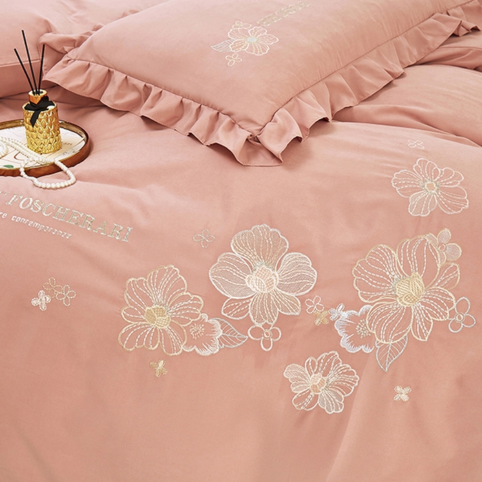 91家纺网 家纺一手货源 找家纺 苏木年华 2024新款春光里系列韩版荷叶边刺绣加大床单四件套 西柚红