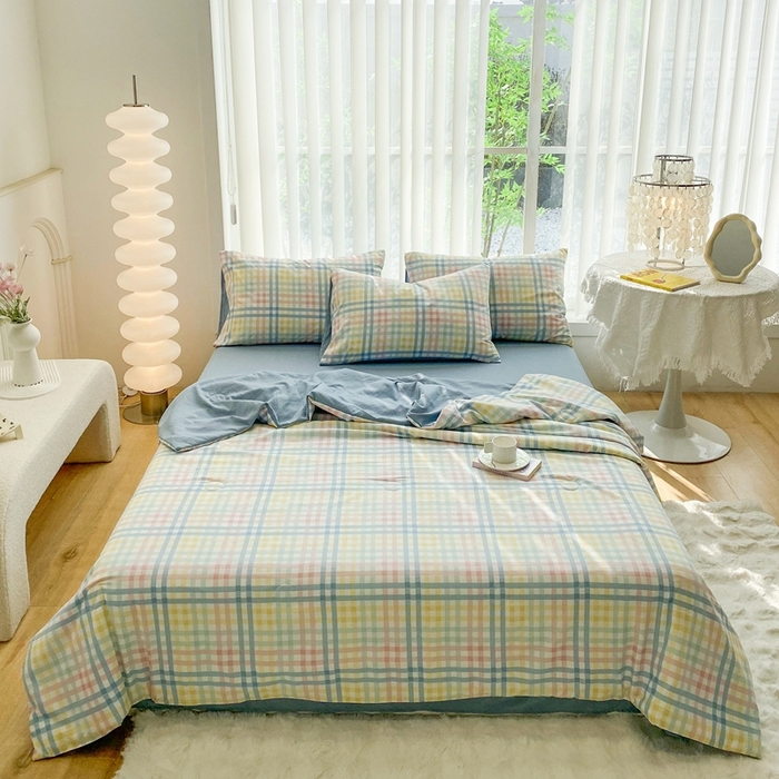 91家纺网 家纺一手货源 找家纺 啊雅家居2025新款水洗棉条纹印花夏被冬被四件套-床单款 夏被 日系小格绿