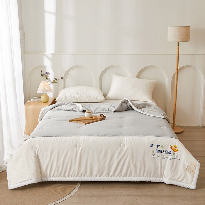 91家纺网 家纺一手货源 找家纺 钰博2024新款冰丝绸凉感夏被空调被夏凉被大豆被 灰+白