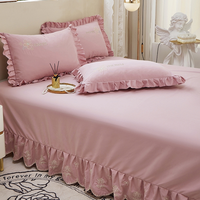 91家纺网 家纺一手货源 找家纺 苏木年华 2024新款春光里系列韩版荷叶边刺绣加大床单四件套 豆沙红