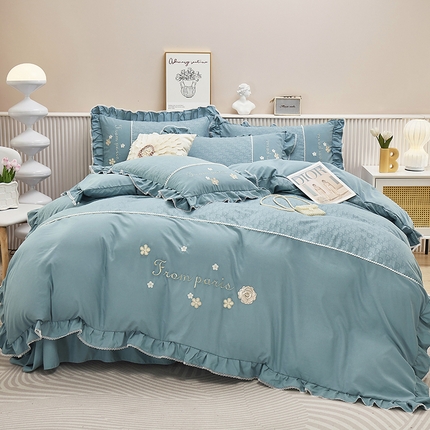 91家纺网 家纺一手货源 找家纺 苏木年华 2024新款夏沫花语系列韩版荷叶边刺绣花边加大床单四件套 贵族蓝