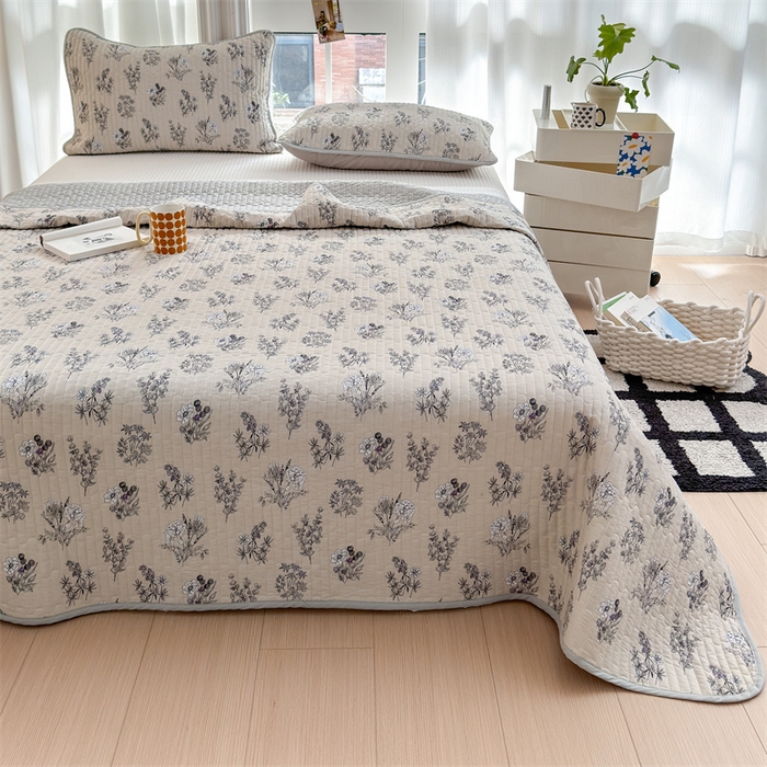 91家纺网 家纺一手货源 找家纺 美优兰 2025春款全棉单面高温砂洗床盖 清欢