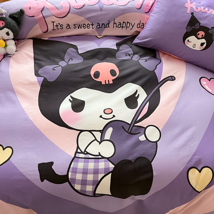 91家纺网 家纺一手货源 找家纺 金爱家 2024新款大阪全棉数码印花三丽鸥系列四件套 樱桃库洛米