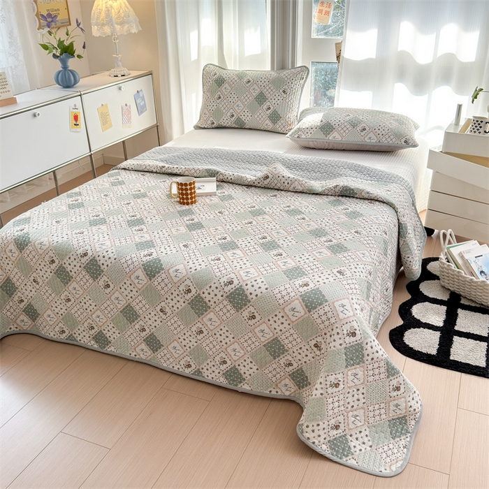 91家纺网 家纺一手货源 找家纺 美优兰 2025春款全棉单面高温砂洗床盖 艾米