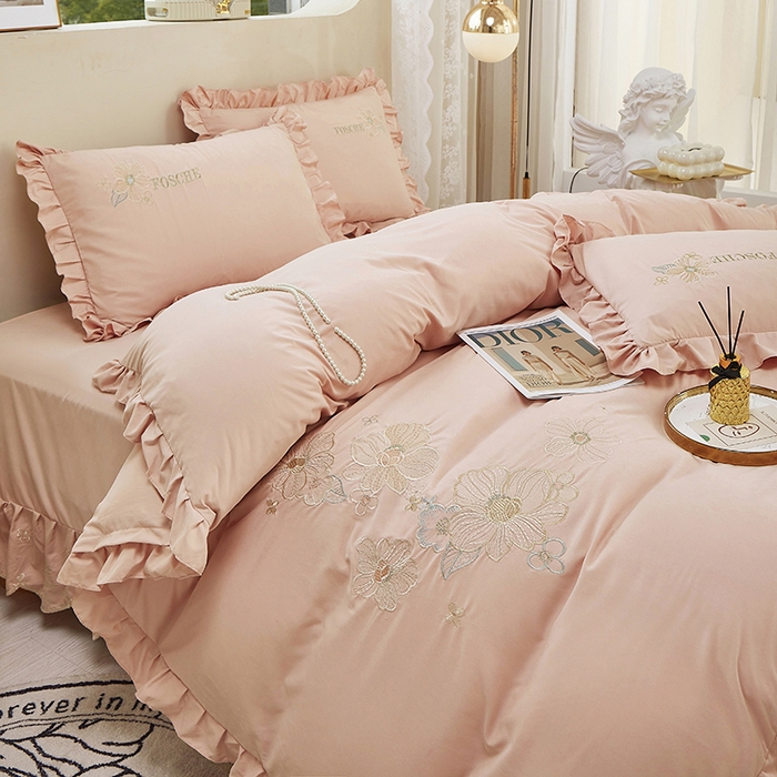 91家纺网 家纺一手货源 找家纺 苏木年华 2024新款春光里系列韩版荷叶边刺绣加大床单四件套 粉玉色
