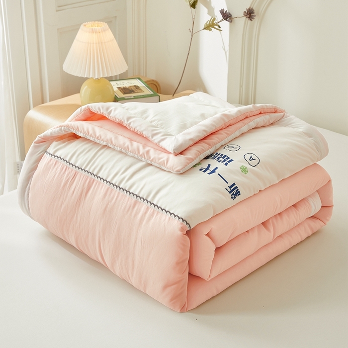 91家纺网 家纺一手货源 找家纺 钰博2024新款冰丝绸凉感夏被空调被夏凉被大豆被 粉+白