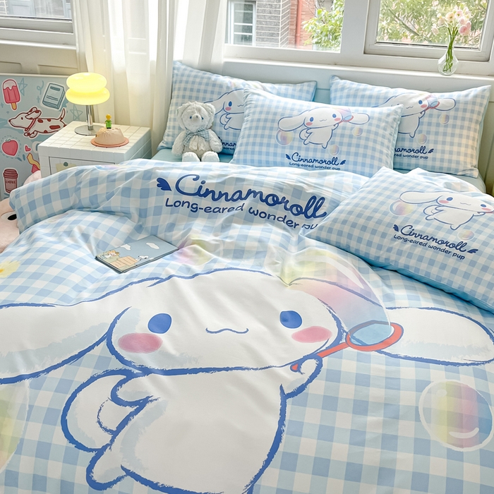 91家纺网 家纺一手货源 找家纺 金爱家 2024新款大阪全棉数码印花三丽鸥系列四件套 泡泡玉桂狗