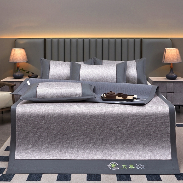 91家纺网 家纺一手货源 找家纺 青雅席业 2025新款艾草pe材质印尼藤复合三明治凉席三件套 灰