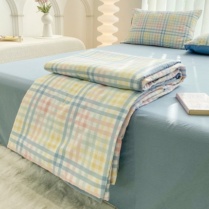 91家纺网 家纺一手货源 找家纺 啊雅家居 （总）2025新款水洗棉条纹印花夏被冬被四件套-床笠款