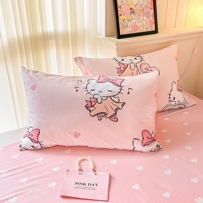 91家纺网 家纺一手货源 找家纺 顾里2024新款40支活性印花13372喷气全棉三丽鸥系列四件套 音乐粉kt