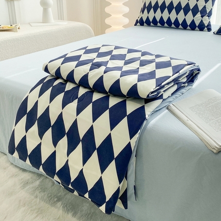 91家纺网 家纺一手货源 找家纺 啊雅家居 （总）2025新款水洗棉条纹印花夏被冬被四件套-床笠款