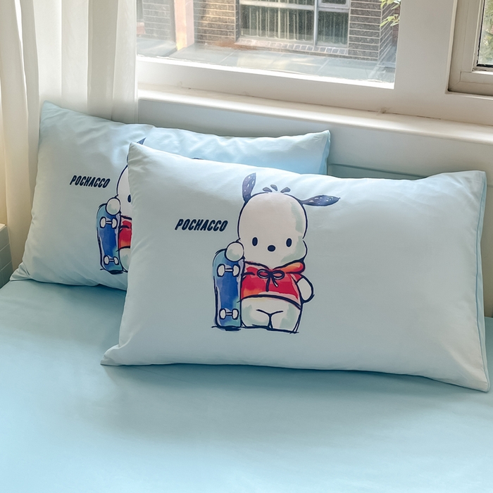 91家纺网 家纺一手货源 找家纺 金爱家 2024新款大阪全棉数码印花三丽鸥系列四件套 滑板帕哈狗