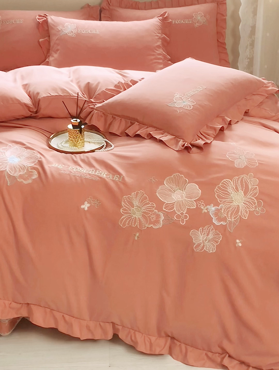 91家纺网 家纺一手货源 找家纺 苏木年华 2024新款春光里系列韩版荷叶边刺绣加大床单四件套 活力橘