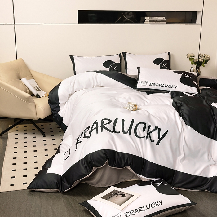 91家纺网 家纺一手货源 找家纺 摩卡 2024新款博主风水洗真丝四件套 半脸熊-白