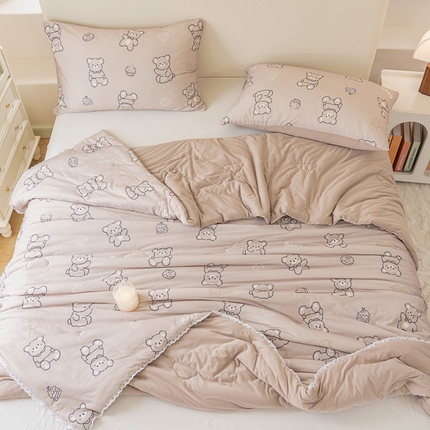 91家纺网 家纺一手货源 找家纺 默忆 2025新款针织棉大豆云朵被子被芯夏被空调被春秋四季被 饼干熊