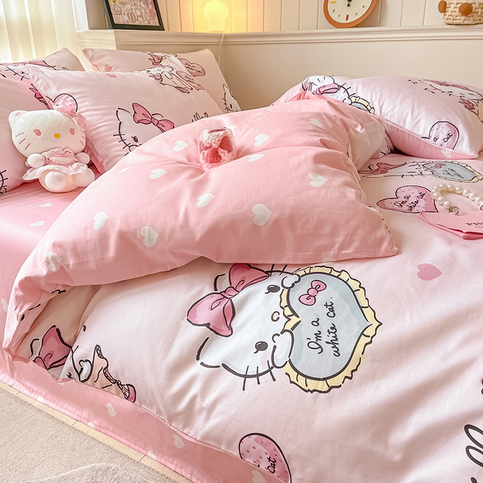 91家纺网 家纺一手货源 找家纺 顾里2024新款40支活性印花13372喷气全棉三丽鸥系列四件套 音乐粉kt